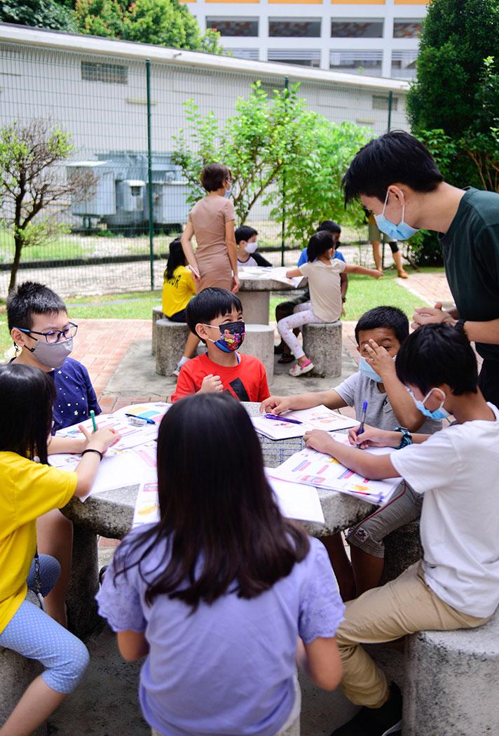 img_educator002 Become Trainer - Train Young Students 4